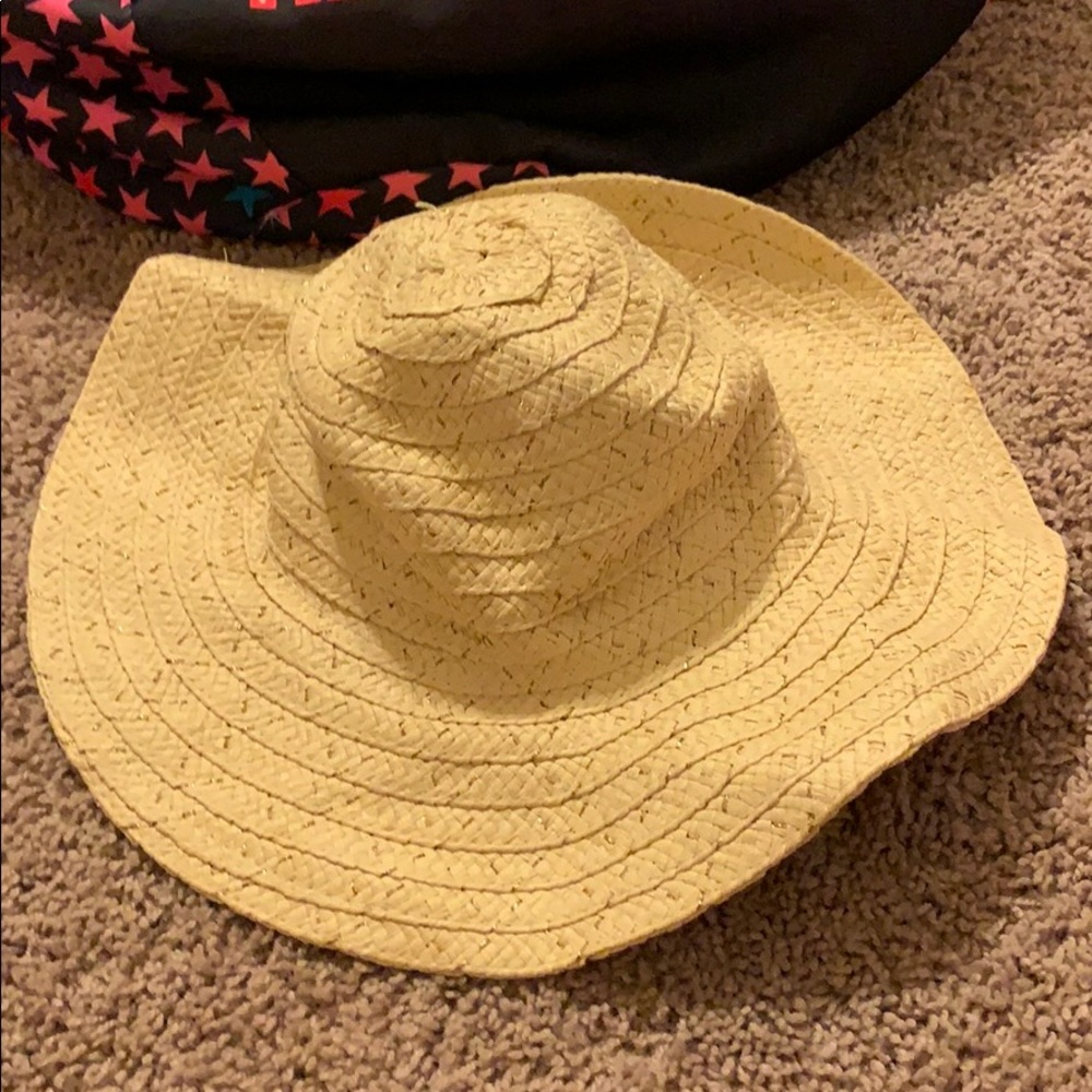 Hats ๐ โ๏ธ - Picture 8 of 8